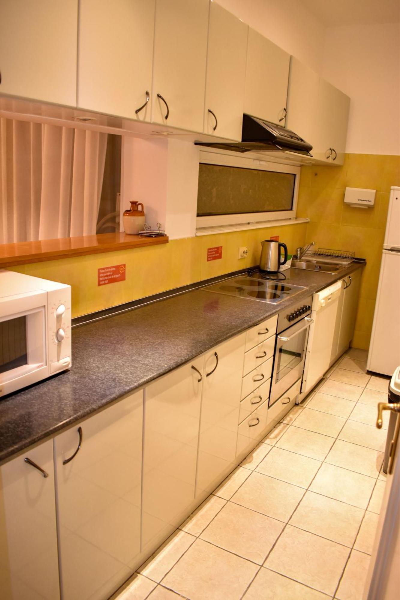 Sun Hostel بلغراد المظهر الخارجي الصورة